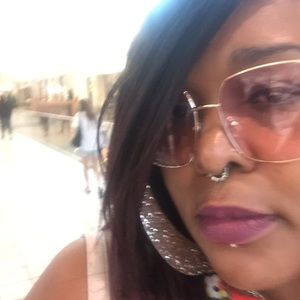 Meet your Posher, Lanise